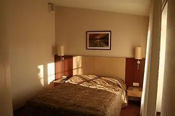 Edvards 3* Riga
