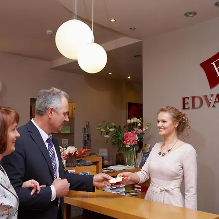 Edvards 3* Riga